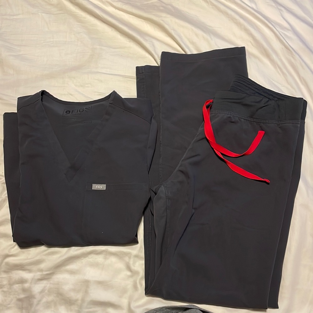 FIGS Charcoal Grey Scrub Set